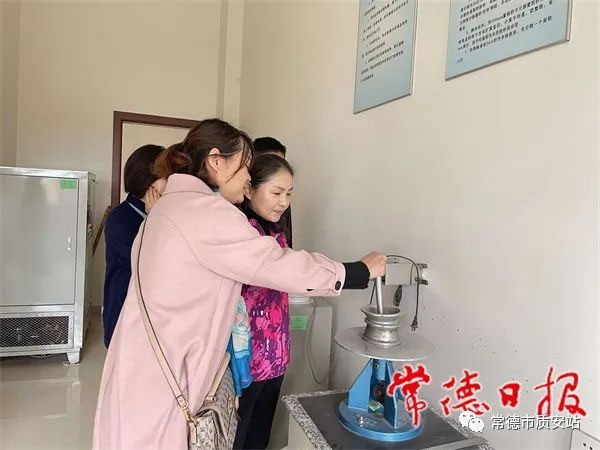 常德市采取“雙隨機(jī)、一公開”，抽檢22家預(yù)拌砼、預(yù)拌砂漿生產(chǎn)企業(yè)